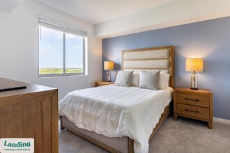 200 NE 1st Ave, Unit 911 in Pompano Beach, FL - Foto de edificio - Building Photo