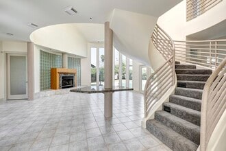 5304 Braeburn Dr in Bellaire, TX - Building Photo - Building Photo