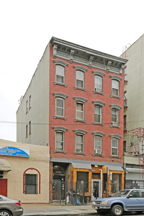 204 Bushwick Ave in Brooklyn, NY - Building Photo