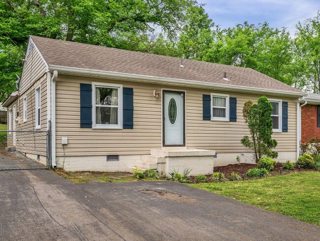 624 Westboro Dr in Nashville, TN - Building Photo - Building Photo
