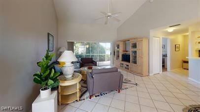 529 Windsor Sq in Naples, FL - Building Photo