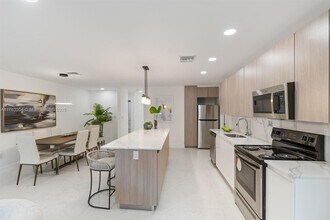 1212 NW 6th Ct in Fort Lauderdale, FL - Foto de edificio - Building Photo