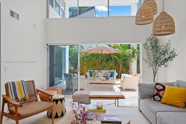 2721 SW 22nd Ave in Miami, FL - Building Photo - Building Photo