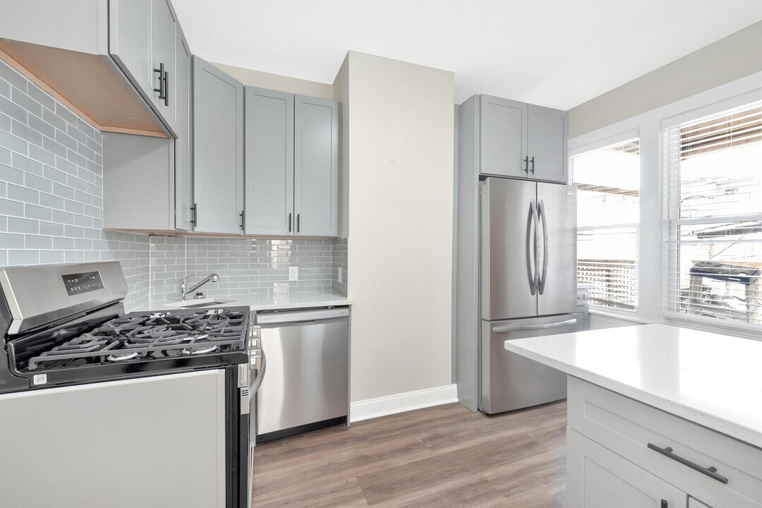 16 O St, Unit 2 in Boston, MA - Building Photo