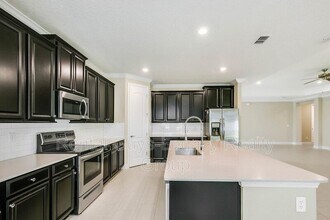 10828 John Randolph Dr in Jacksonville, FL - Foto de edificio - Building Photo