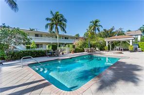 980 7th Ave S-Unit -210 in Naples, FL - Building Photo