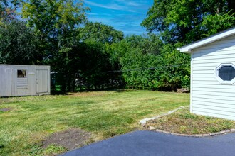 1340 Campbell Ave in Wheaton, IL - Building Photo - Building Photo