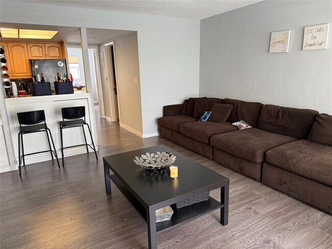 1110 N Riverside Dr in Pompano Beach, FL - Building Photo - Building Photo