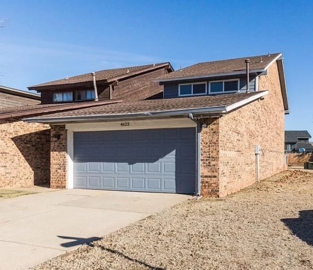 property at 4623 Hemlock Ln