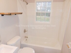 1232 Pamlico Dr in Greensboro, NC - Building Photo - Building Photo