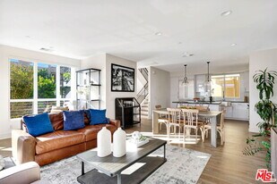 1414 1/2 N Stanley Ave in Los Angeles, CA - Building Photo