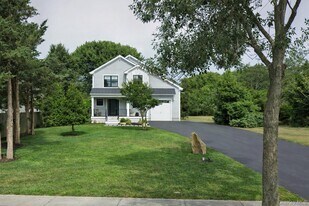 55 S Phillips Ave in Speonk, NY - Building Photo