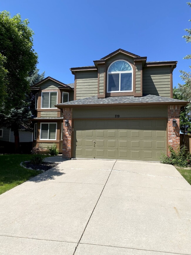 719 E Redwood Ct in Littleton, CO - Building Photo - Building Photo