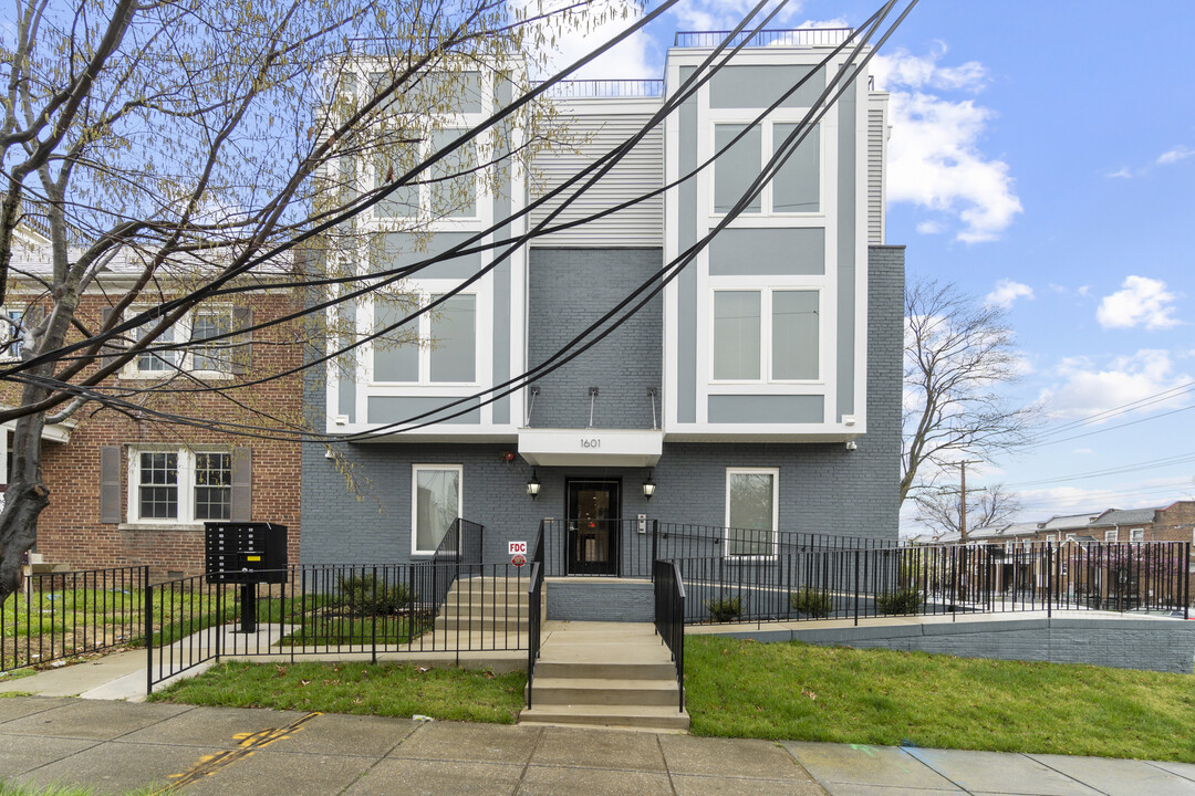 The Robinson Apartments Anacostia Photo