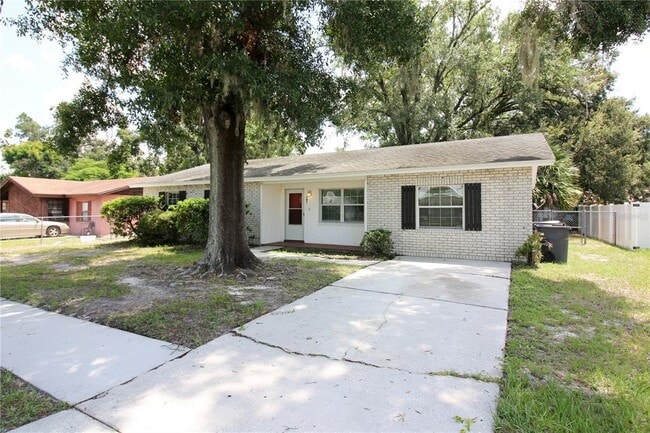 701 Swiss Dr in Lakeland, FL - Building Photo - Building Photo