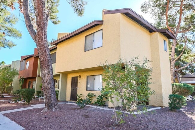 200 Bel Port Dr in Las Vegas, NV - Building Photo - Building Photo