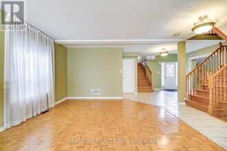 3857 Ridgepoint Way in Mississauga, ON - Building Photo - Building Photo
