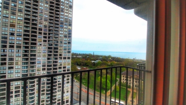 1960 N Lincoln Park W, Unit 1912 in Chicago, IL - Foto de edificio - Building Photo