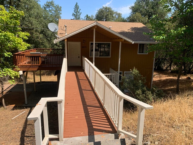 property at 6571 Summerhill Rd