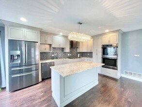 452 Gloria Ln in Oswego, IL - Building Photo - Building Photo