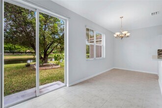 1042 Bluewood Terrace in Weston, FL - Building Photo - Building Photo