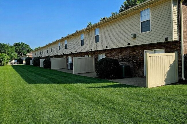 Auburn Place Town And Garden Homes