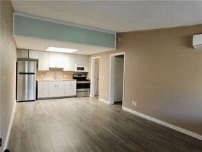 532 7th Pl in Vero Beach, FL - Building Photo - Building Photo