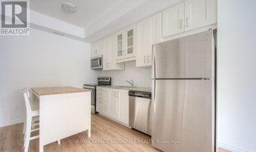 374 Prospect Ave in Kitchener, ON - Building Photo - Building Photo