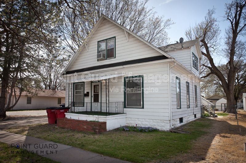 219 S Millwood Ave in Wichita, KS - Building Photo