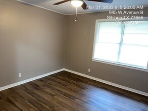945 W Ave B in Silsbee, TX - Building Photo - Building Photo