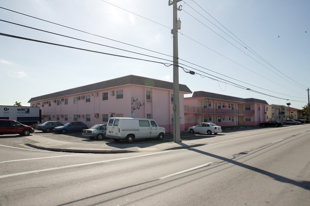 2775 W 12th Ave in Hialeah, FL - Building Photo