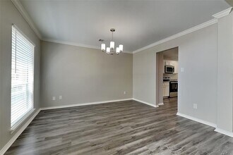 26880 Armor Oaks Dr in Humble, TX - Foto de edificio - Building Photo