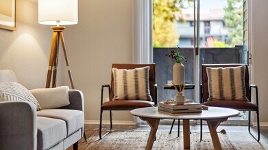 ReNew One59 in San Leandro, CA - Foto de edificio - Building Photo