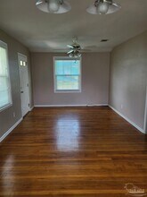 4 NW Gilliland Rd in Pensacola, FL - Foto de edificio - Building Photo
