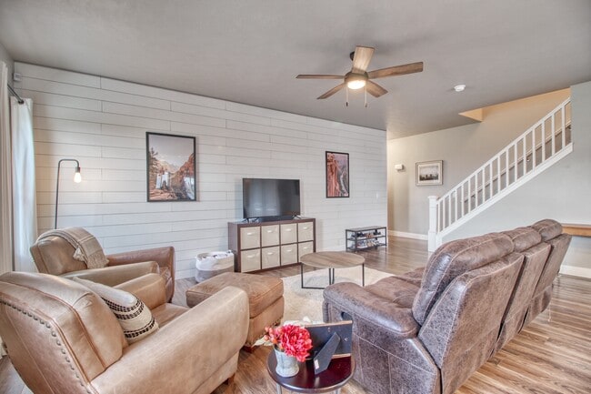 8636 N Cypress Alley in Eagle Mountain, UT - Building Photo - Building Photo