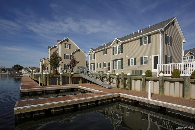 60 Front St in East Rockaway, NY - Building Photo - Building Photo