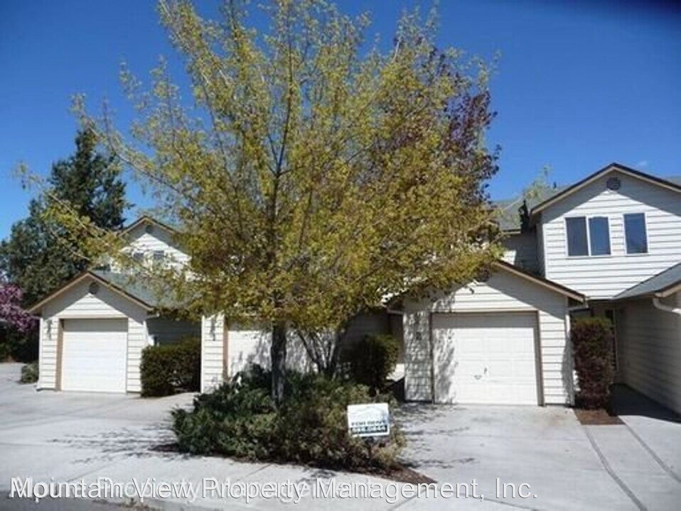 2720 NE Mesa Ct in Bend, OR - Building Photo