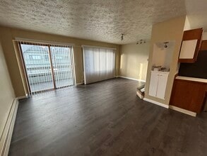 839 Merlin Loop, Unit 839 Merlin Loop in Anchorage, AK - Building Photo - Building Photo