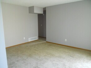 3608 Westridge Dr, Unit B in Lawrence, KS - Building Photo - Building Photo