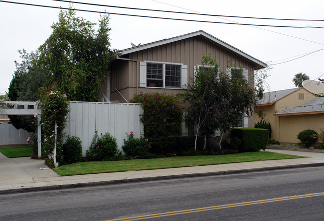 1649-1653 E Maple St in El Segundo, CA - Building Photo - Building Photo