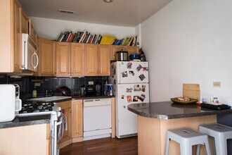1423 W Walton St in Chicago, IL - Building Photo - Building Photo