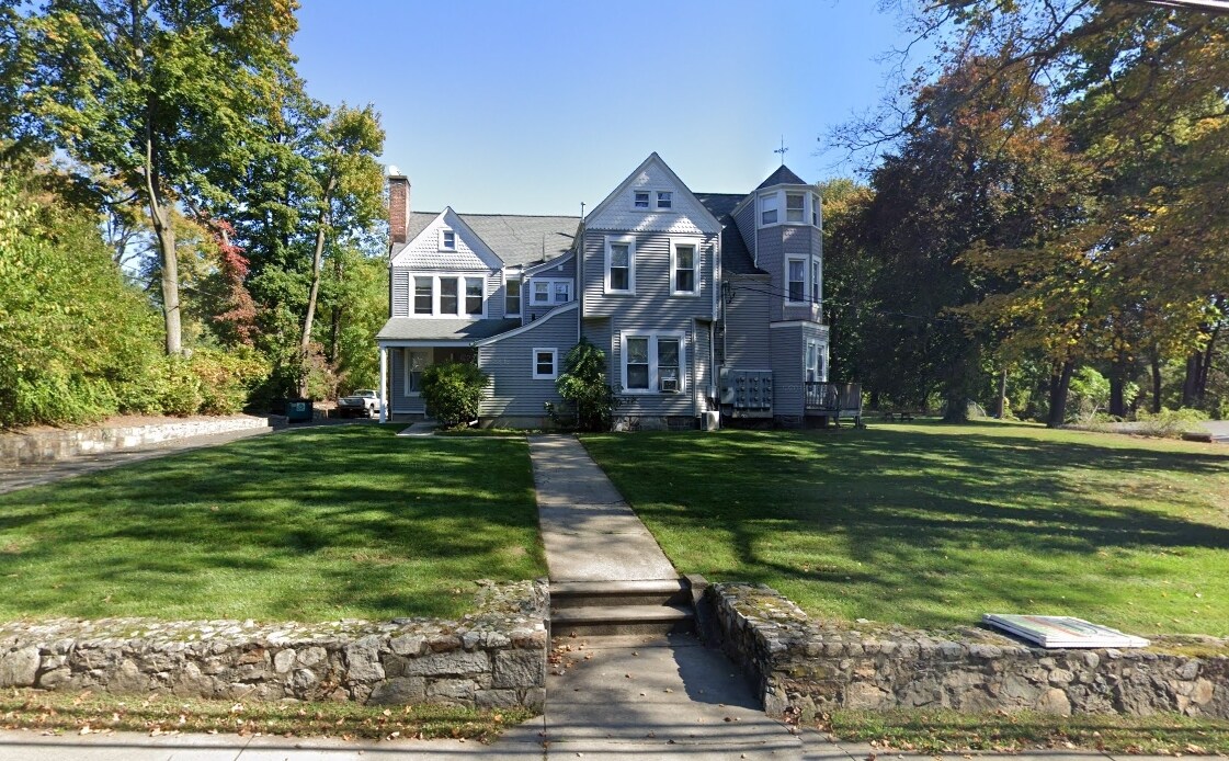 12 France St in Norwalk, CT - Foto de edificio