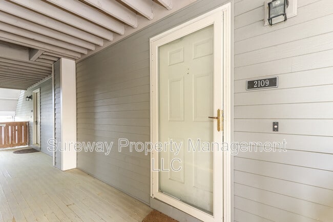 2109 Ravens Crest Dr in Plainsboro, NJ - Building Photo - Building Photo
