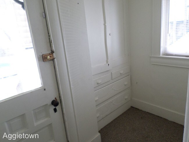 1126 Vattier Street in Manhattan, KS - Building Photo - Building Photo