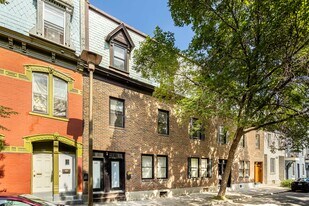 2477 Coursol Rue in Montréal, QC - Building Photo