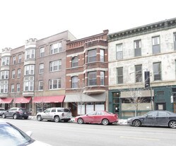 Fox Luxury Apartments in Chicago, IL - Building Photo