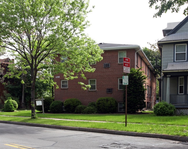 1298 Culver Rd in Rochester, NY - Foto de edificio - Building Photo