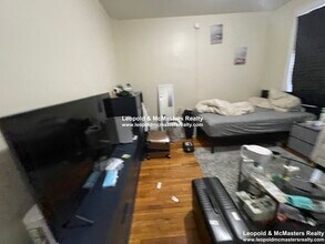 197 Kelton St, Unit Kelton street in Boston, MA - Foto de edificio - Building Photo