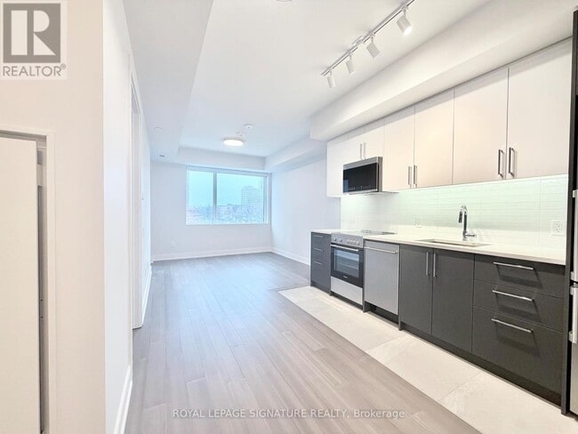 property at 664 Spadina Ave.