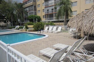 406 NW 68th Ave in Plantation, FL - Building Photo - Building Photo